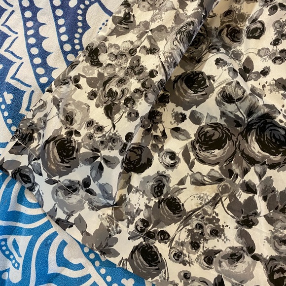 BEAUTIFUL TORRID BACKLESS HALTER DRESS GRAY BLACK WHITE FLORAL PRINT SIZE 18 GUC - Picture 9 of 16